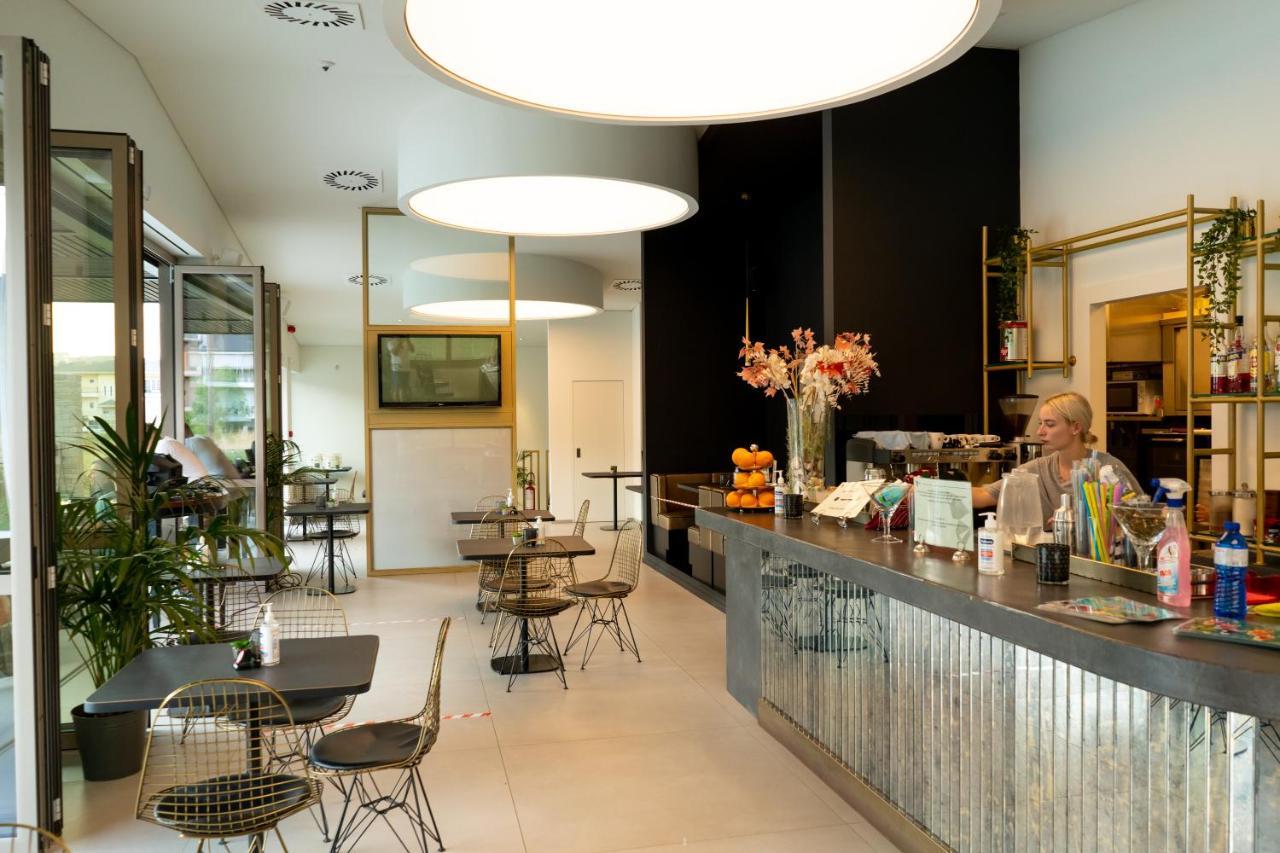 יואנינה Ellopia Point Hotel מראה חיצוני תמונה